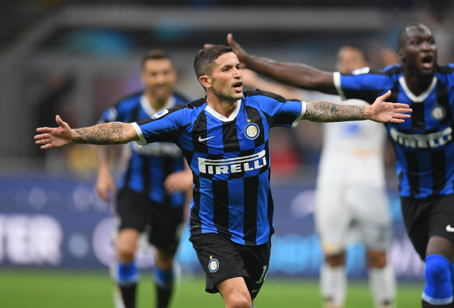 SGA前23场末节出战11场休息12场 关键球场均得分8.9分仍联盟第一（SGA前23战末节仅出场11次、休12次 关键时刻场均8.9分仍领跑联盟）