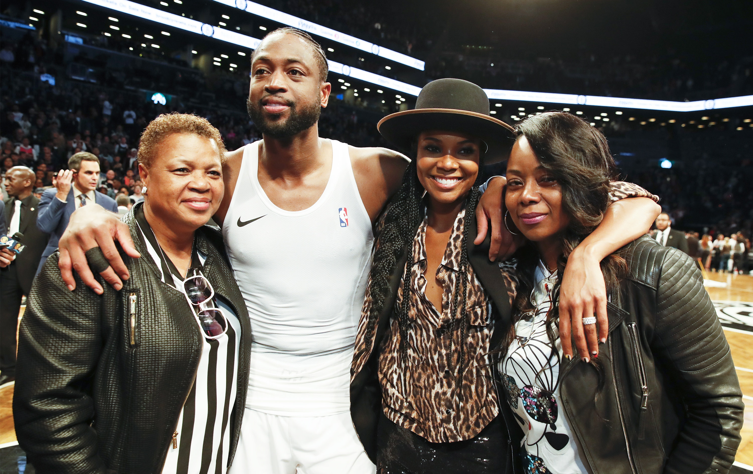 太阳队与灰熊队的激烈对决（太阳与灰熊巅峰对决）