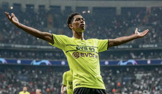 扛起球队进攻！小波特半场19分4抢断，第二节5中5（小波特火力全开：半场19分4抢断，次节5投5中扛起进攻）