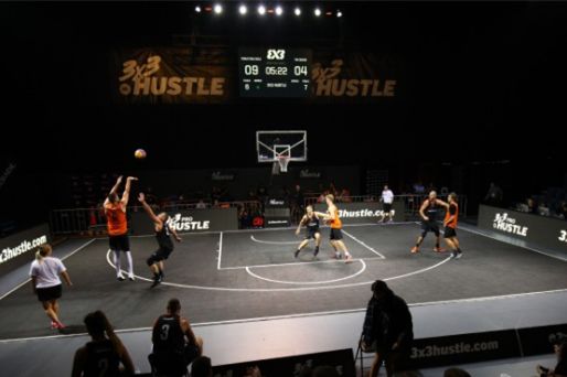 迪亚斯：这是一个充满情绪的夜晚；祝阿什拉夫能早日重返赛场（迪亚斯：情绪起伏的一晚，盼阿什拉夫尽快重返赛场）