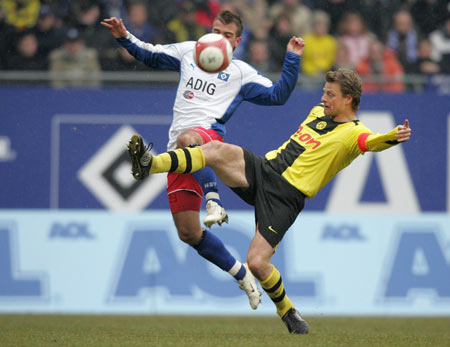 基恩：曼联球员接受采访像人机，我很高兴看到他们场上被拿捏（基恩炮轰曼联：球员受访如机器人，场上被对手拿捏让我很开心）