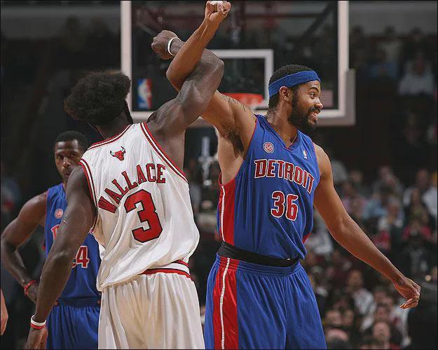 不再身兼两职，俄罗斯主帅卡尔平辞去莫斯科迪纳摩主帅职位（结束双重身份，俄罗斯队主帅卡尔平辞去莫斯科迪纳摩帅位）