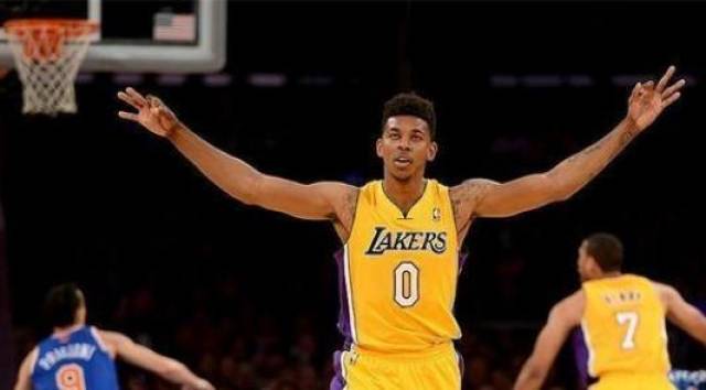 罗马诺：霍伊伦和国米早已没联系；国米要买德温特就得先卖人（罗马诺：霍伊伦与国米已久无联系；若要签下德温特，国米必须先卖人）