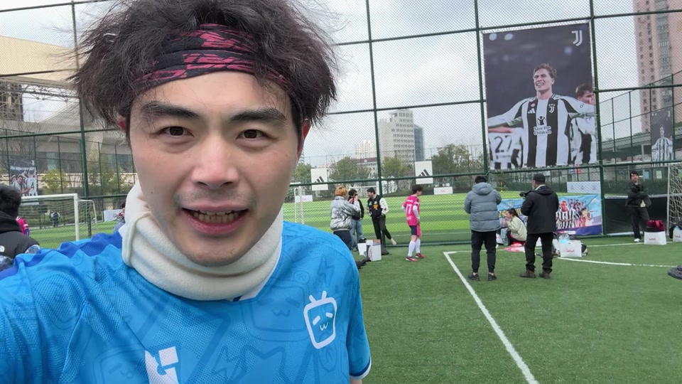 东契奇因个人事务缺席与猛龙队比赛，博主：他孩子将出生（东契奇因私事缺席战猛龙，博主透露其孩子即将出生）