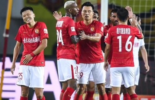 连输米兰马竞，齐沃赛后在更衣室与马洛塔和奥西利奥紧急开会（齐沃连负米兰、马竞，赛后更衣室与马洛塔、奥西利奥紧急会谈）