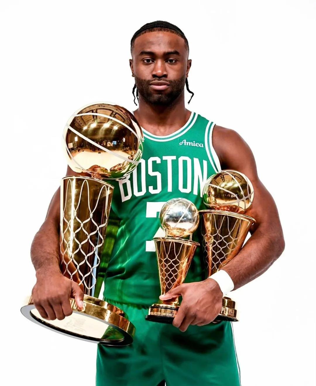 前意甲主帅：DV9是意甲最强前锋；尤文限制了洛卡特利的成长（前意甲教头：DV9堪称意甲最强中锋，尤文束缚了洛卡特利的成长）