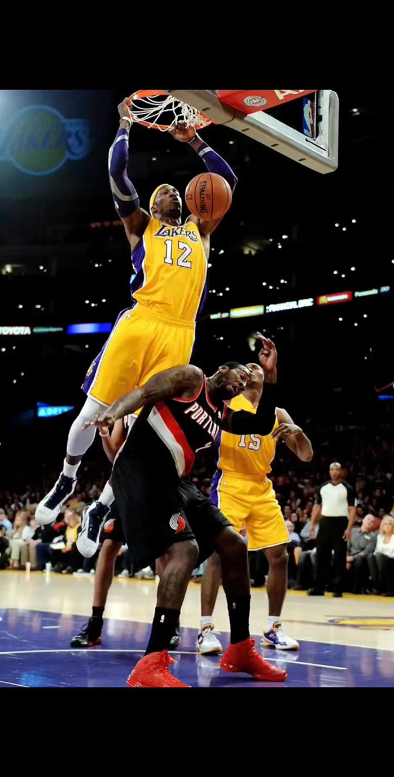 斯基拉：安古伊萨左大腿股二头肌严重撕裂，预计将缺阵40天（斯基拉：安古伊萨左大腿股二头肌重度撕裂，预计休战约40天）